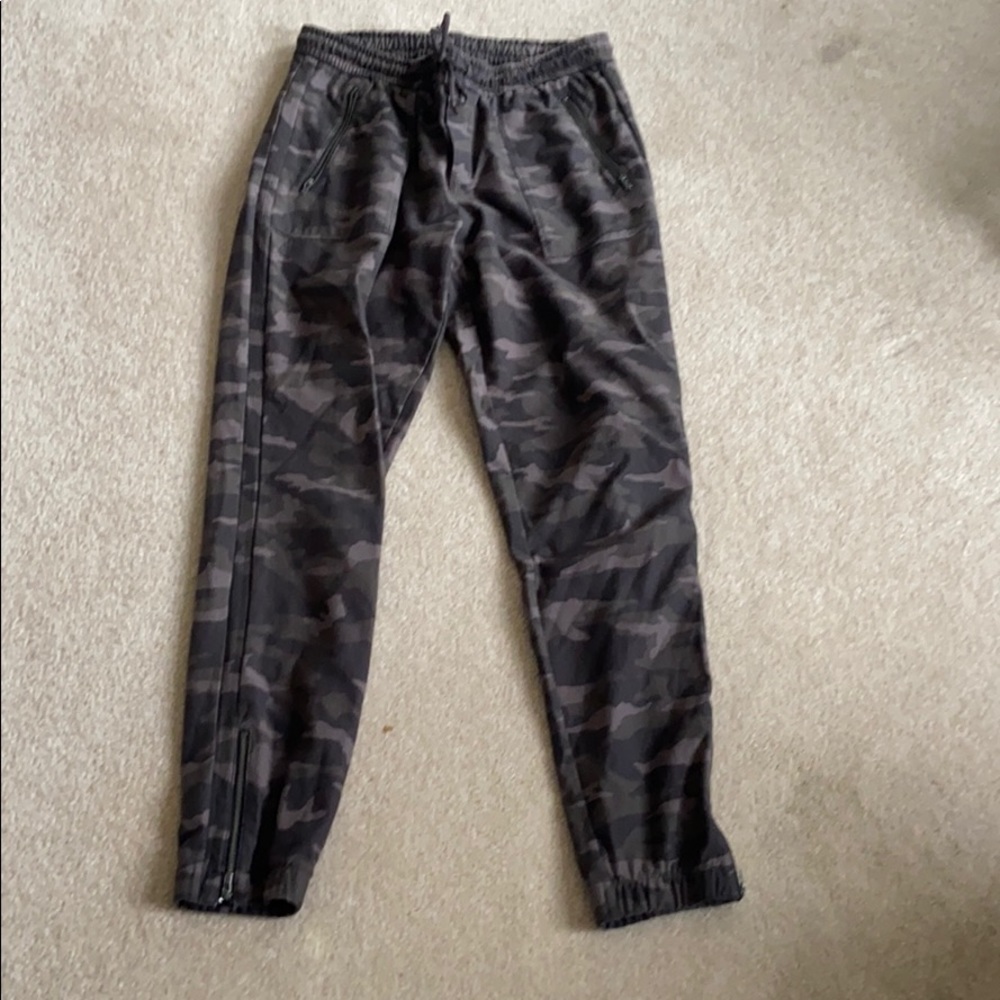 Athleta camo joggers